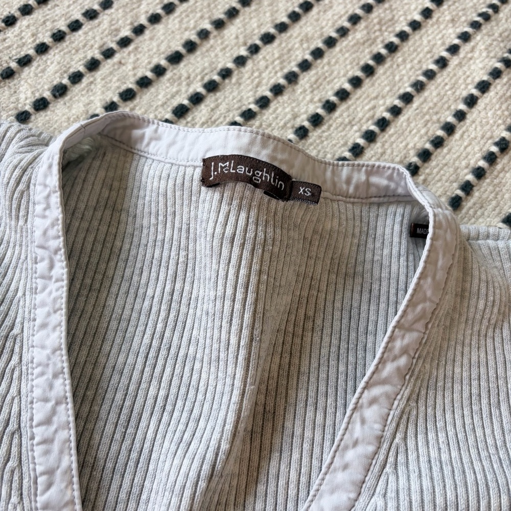 J. McLaughlin V- Neck Ribbed Henley Light Gray - Picture 2 of 7